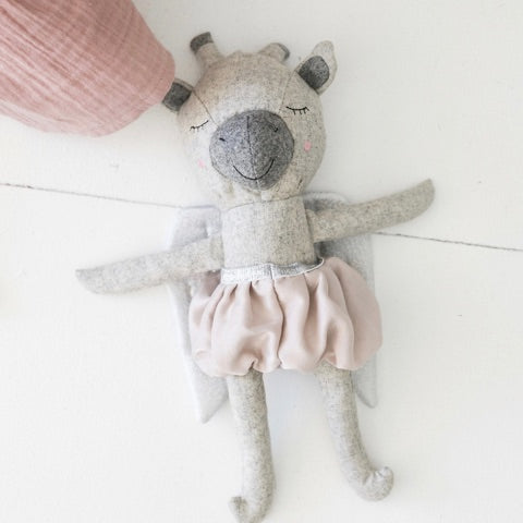 AND THE LITTLE DOG LAUGHED - Mildred Giraffe
